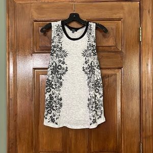 Patterned White Tank Top - Light Knit Material